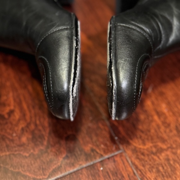 Gucci Knee High Boot with Gold Chain & Logo Detail Size 35.5 (Box NOT Included) - Picture 14 of 16